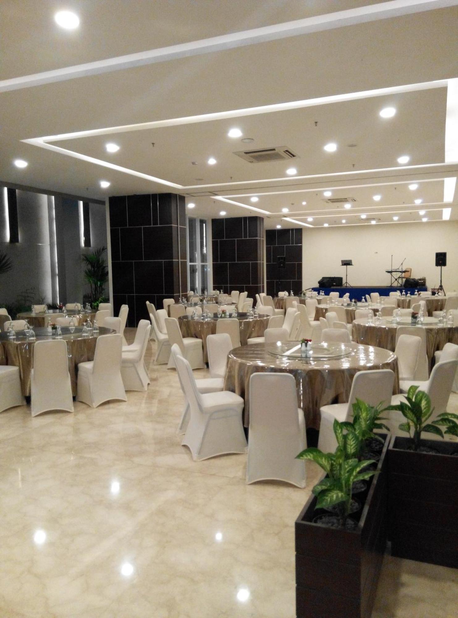 Atlantic City Hotel Bandung Esterno foto