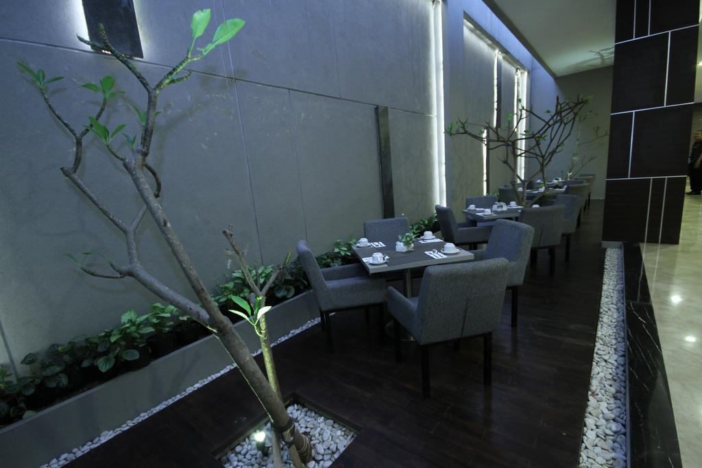 Atlantic City Hotel Bandung Esterno foto