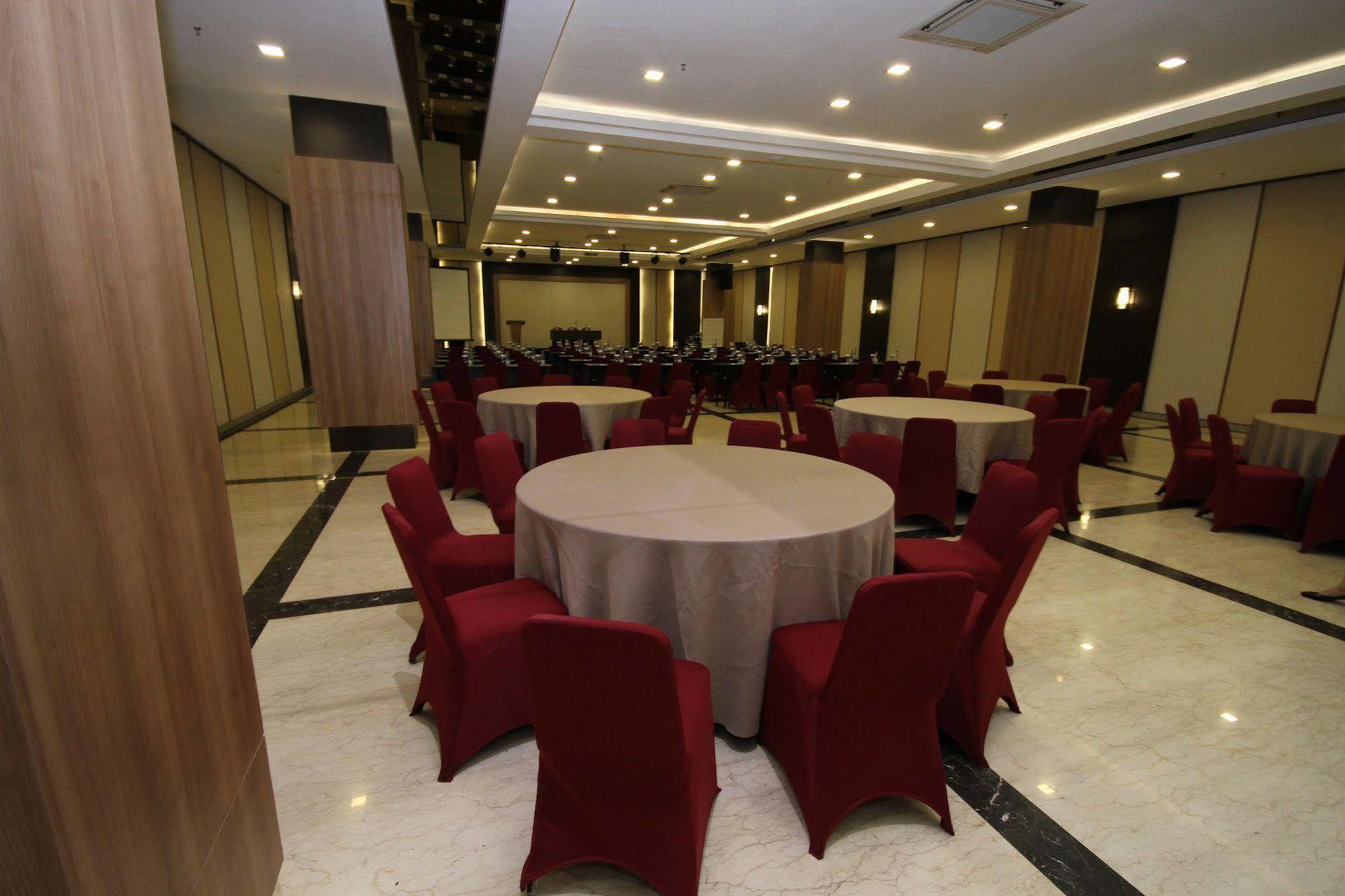 Atlantic City Hotel Bandung Esterno foto