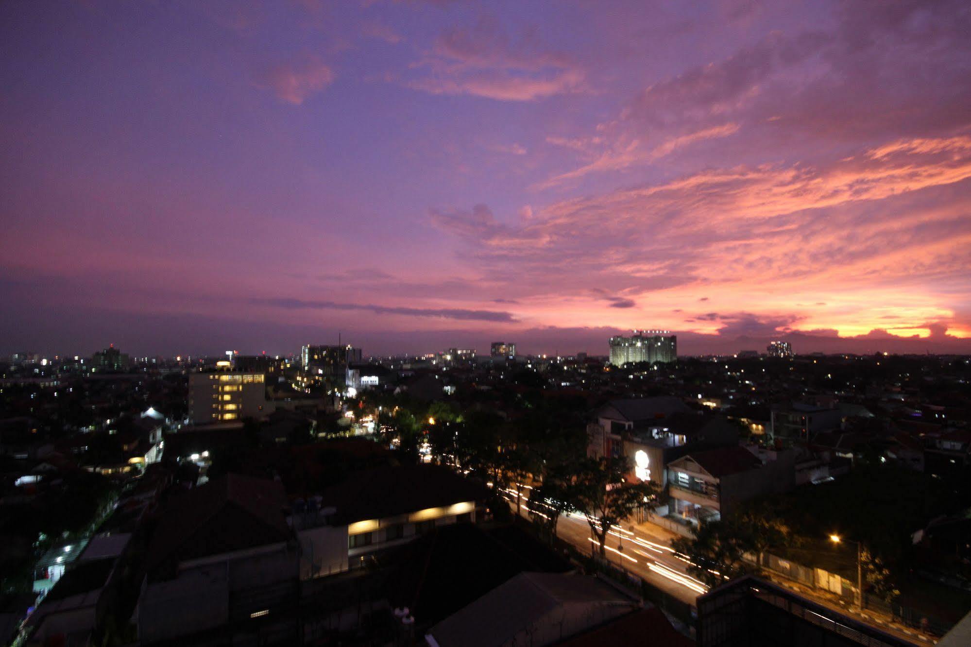 Atlantic City Hotel Bandung Esterno foto