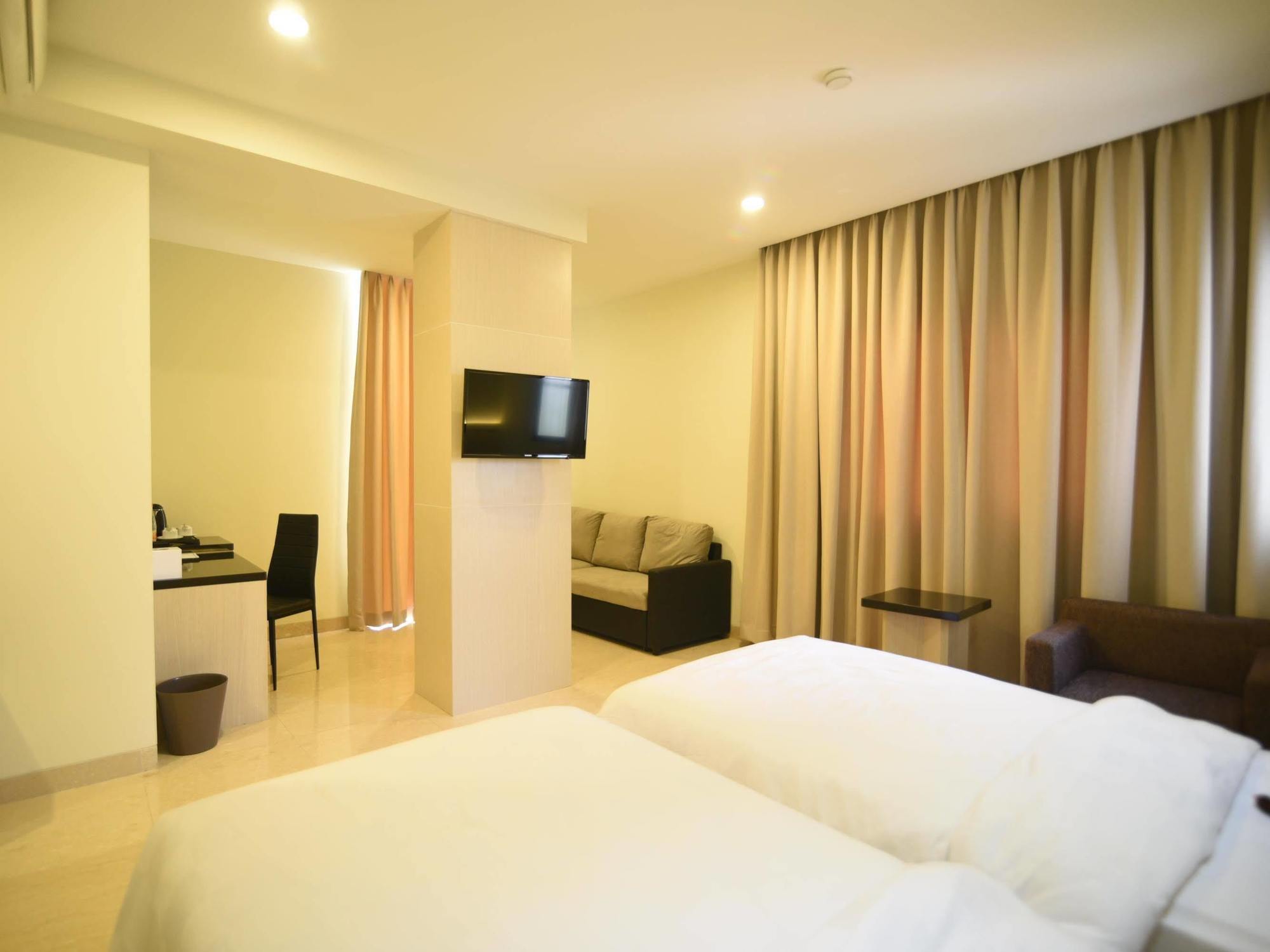 Atlantic City Hotel Bandung Esterno foto