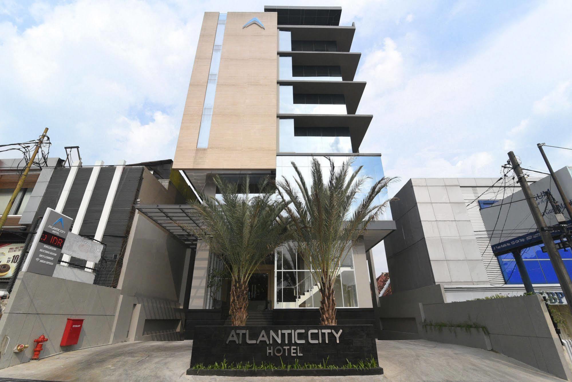 Atlantic City Hotel Bandung Esterno foto