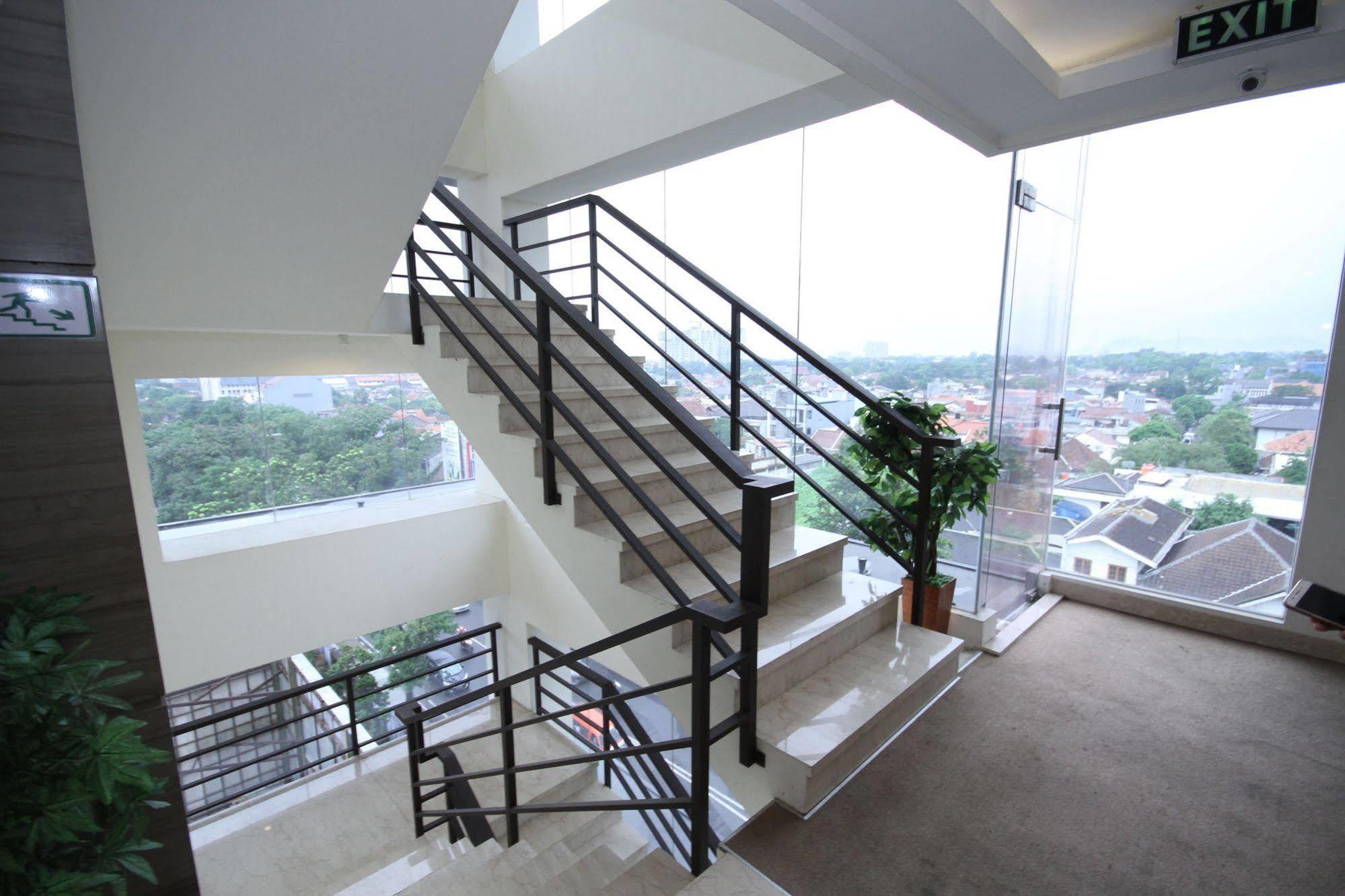 Atlantic City Hotel Bandung Esterno foto